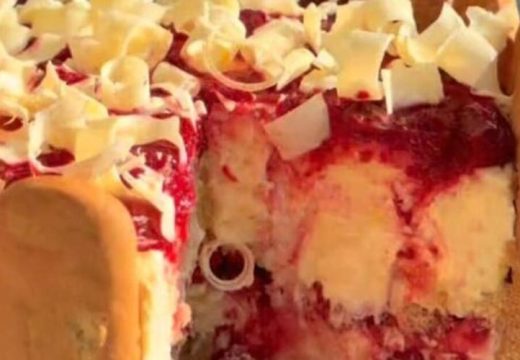 Pravi spas za ljetne dane: Najlaganija voćna torta koja se ne peče