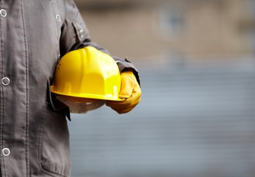 Čovjek pao sa skele: Tragedija na gradilištu, poginuo radnik (50)