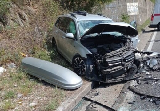 Saobraćaj potpuno obustavljen zbog nesreće: Stigli vatrogasci i hitna pomoć