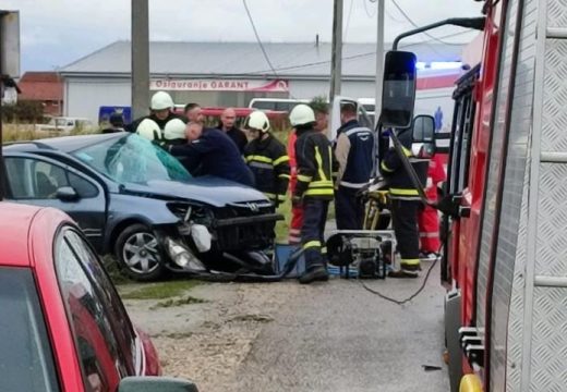 Bijeljina: Teška saobraćajna nesreća na putu Bijeljina-Velika Obarska (Foto)