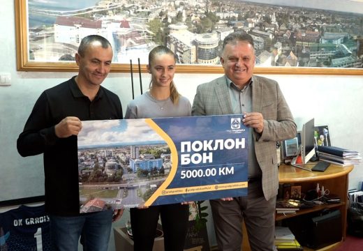 Tei Kovačević 5.000 KM: Gradiška ponosna na svoju šampionku