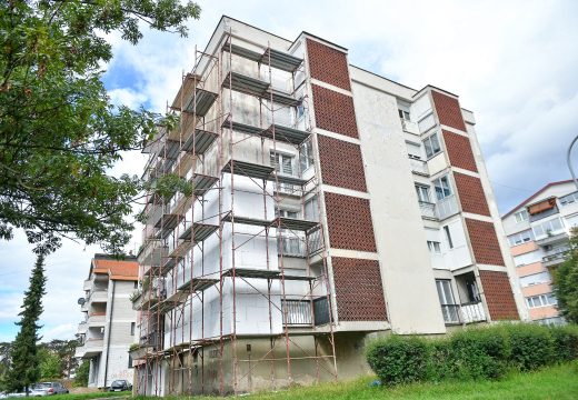 Pitanje koje nikoga ne brine: Kako i zbog čega propadaju zgrade u Republici Srpskoj