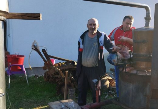 Rakijski kazan probudio uspomene: Nekada niko nije bio trijezan, osim žena