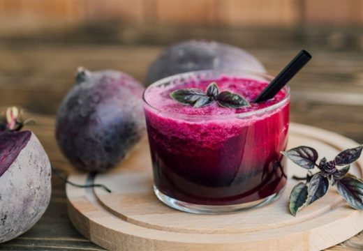 Sok od cvekle i nara: Ukusan je i zdrav, sprema se za tili čas