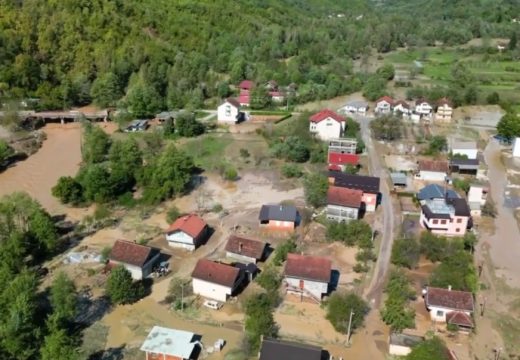 Stravični prizori u Jablanici: Dječak na ruševinama tražio prijatelje, ljudi iskakali kroz prozore