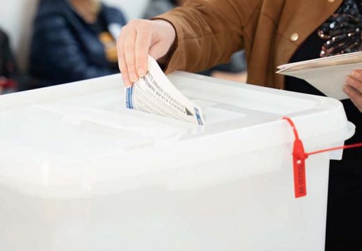 Lokalni izbori: Političari i kandidati obavili svoju građansku dužnost