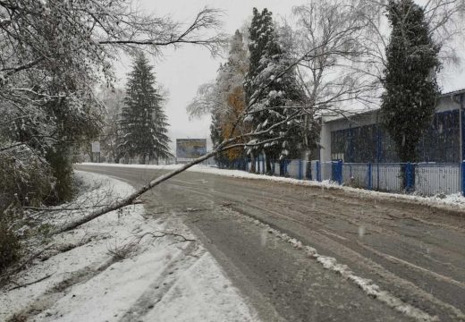 Lopare: Veliki dio opštine bez struje zbog snijega
