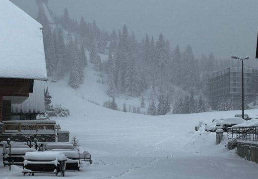 Zimska idila na Vlašiću: Planina jutros osvanula sa 20 centimetara snijega