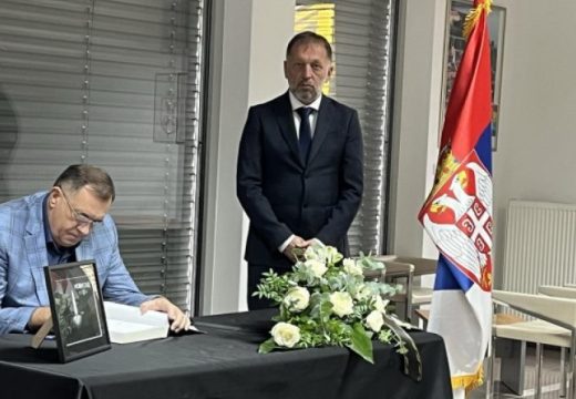 Tuga zbog tragedije u Novom Sadu: Dodik se upisao u knjigu žalosti u Banjaluci