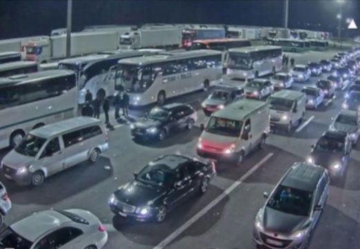 Paklene gužve: Noć proveli pokušavajući da uđu iz Hrvatske u Srbiju