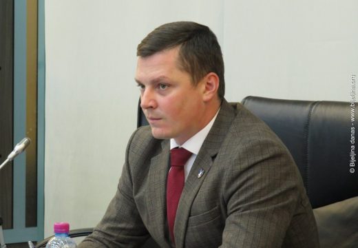 Đurđević: Gradonačelnik skreće pažnju sa činjenice da su nenamjenski trošene desetine miliona KM