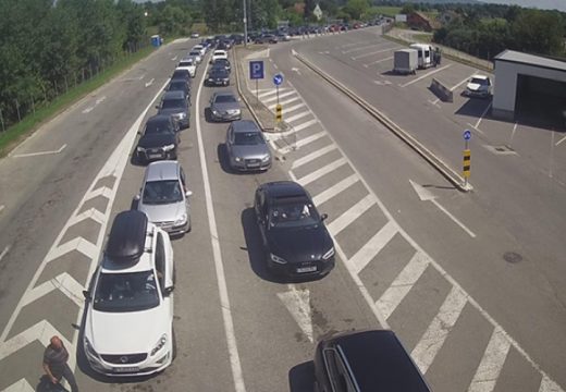 Saobraćaj: Gužve na četiri granična prelaza