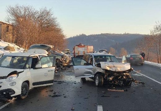 Nesreća: Lančani sudar u Srbiji, jedna osoba poginula