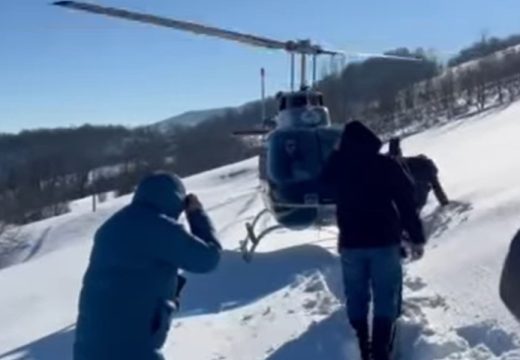 Pacijent evakuisan iz Han Kola: Helikopterski servis Srpske u akciji (Video)