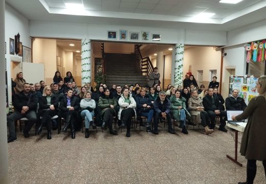 Bijeljina: U Osnovnoj školi u Velikoj Obarskoj održano predavanje na temu mentalnog zdravlja (Foto)