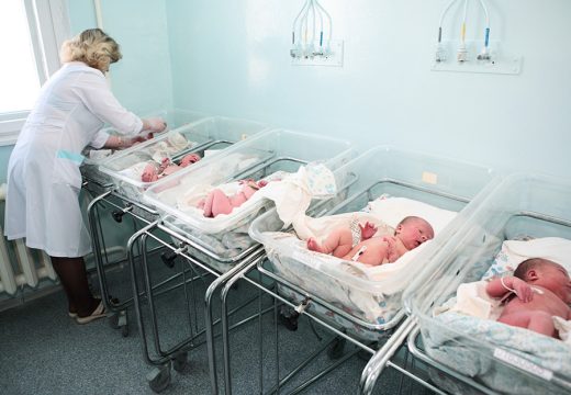 Jednak broj dječaka i djevojčica: Srpska bogatija za 28 beba