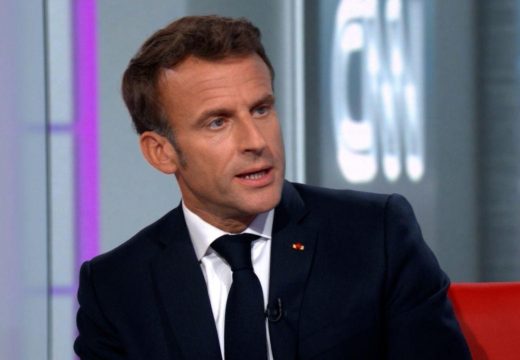 Francuska: Makron otkrio ostaje li predsjednik nakon pada vlade