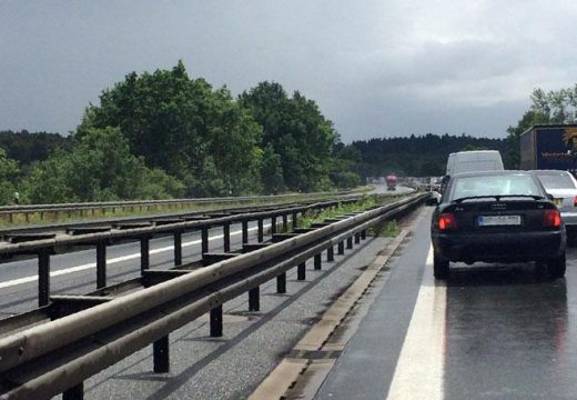 AS RS: Putevi u BiH mokri i klizavi, u višim predjelima poledica