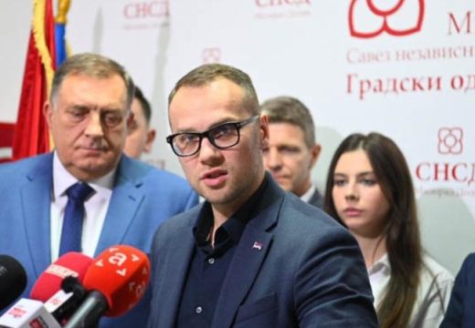 Savić: Nastavak šizofrene i nekonzistentne politike SDS-a