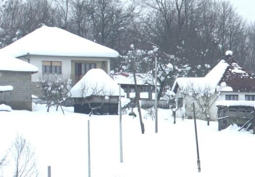 Mještani zaboravljeni od svih: Selo Priboj danima bez struje (Foto/Video)