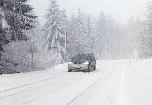 Zbog snježnih padavina: Obustavljen saobraćaj na putu Banjaluka – Čađavica
