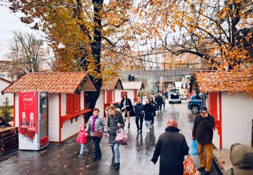 Vrijeme danas: Nakon oblačnog jutra slijedi razvedravanje, slaba kiša na istoku