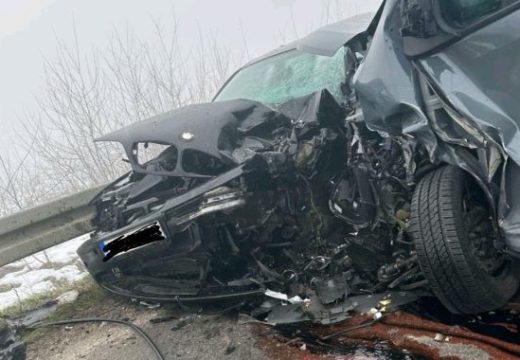 Bijeljina: Trudnica povrijeđena u sudaru dobro, muškarac zadržan na liječenju