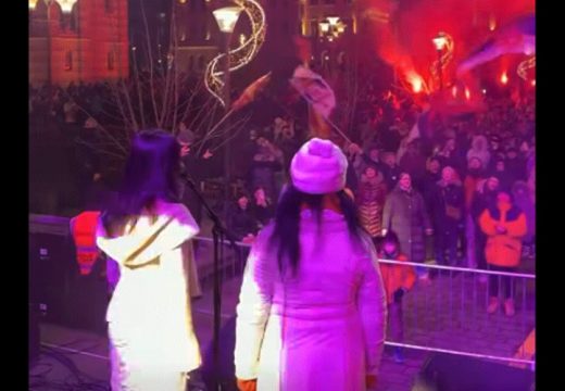 U Bijeljini doček na Trgu  kralja Petra Prvog Karađorđevića: Kako je širom Srpske dočekana pravoslavna Nova godina (Foto/Video)