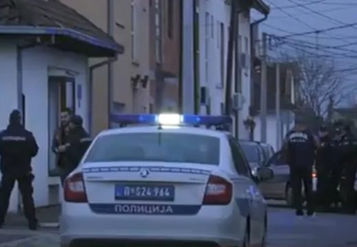 Kod njih nađen opasan otpad:Uhapšeni muškarac i žena kod graničnog prelaza Sremska Rača