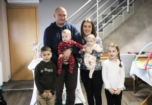 Roditeljima život je priredio ogromnu radost: Dva para blizanaca donijeli neopisivu sreću