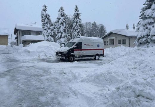 RS: Kneževo opet u problemu, novi snijeg zadaje muke (Video)