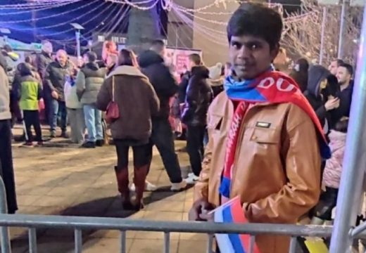 Proslava Dana Republike: Na svečanom defileu sa zastavicama Srpske i strani radnici