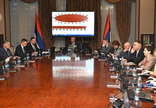 Odluka o diferenciranim minimalnim platama: Vlada Srpske sutra o minimalnoj plati