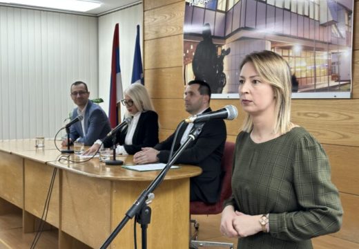 Bijeljina: Održano Stručno predavanje “Januar-mjesec borbe protiv karcinoma grlića materice” (Foto, Video)