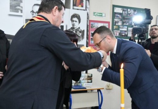 BOJAN SAVIĆ: Kumstvo u bijeljinskoj Gimnaziji je čast i prilika za zahvalnost (Foto)