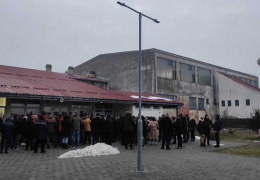 “Djeca NEĆE IĆI U ŠKOLU”: Roditelji ogorčeni na vlast što još uvijek nije riješen problem grijanja u Ugljeviku, pobunili se i poručili samo jedno