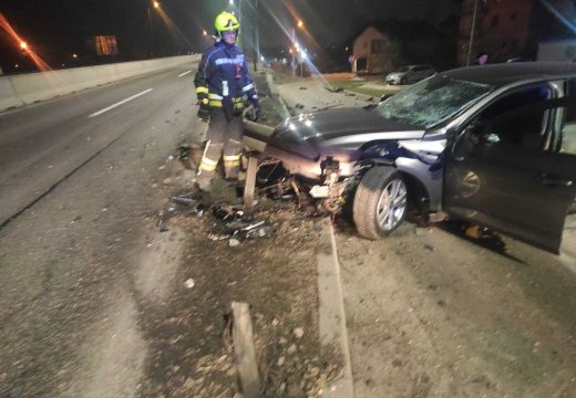 Hronika: Autom probio bankinu u Zalužanima