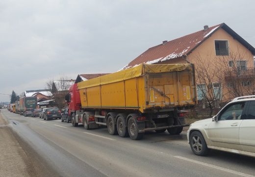 Detalji nesreće kod Doboja: Poginula žena, vozač u bolnici