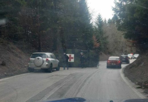 BiH: Prevrnulo se vojno vozilo OS BiH, hitna naišla i ukazala pomoć vozaču