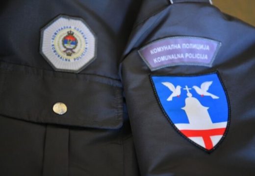 Bijeljina: Komunalci danas kontrolišu isticanje zastave