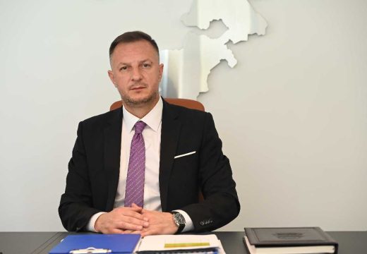 Ćorić: Niko nema pravo da urušava institucije Srpske