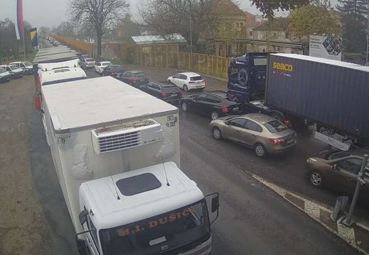 Naoružajte se strpljenjem: Gužva na izlazu iz BiH na više prelaza