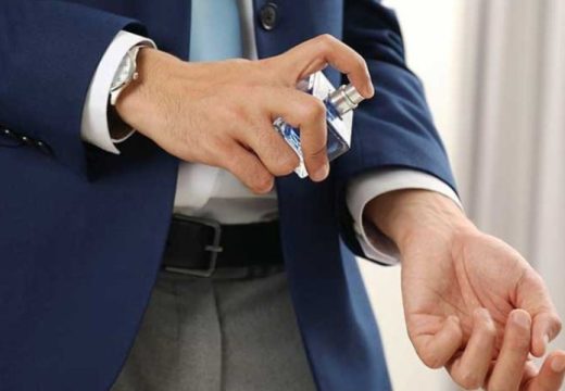 Potrošači upozoreni: Hitno prestanite da koristite ovaj parfem – evo zašto (Foto)