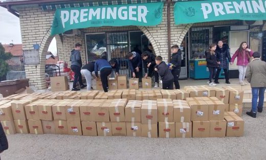 Bijeljina: Učenici OŠ “Meša Selimović” iz Janje realizovali humanitarnu akciju “Budimo humani, pomozimo svoje komšije”