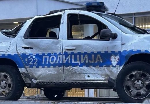 Drama u Srpskoj: Prijeteći bombom oteo policijsko vozilo i s njim sletio s puta