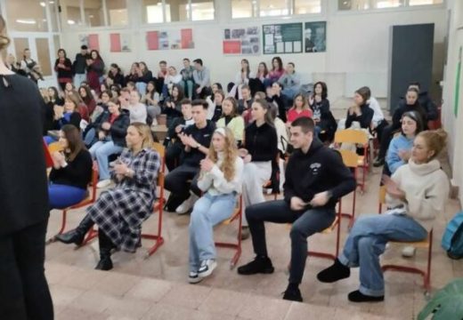 80 godina postojanja: JU Gimnazija “Filip Višnjić” Bijeljina obilježila Dan škole (Foto)