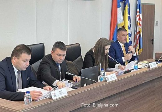 Skupština grada Bijeljina:   Usvojena rezolucija o zaštiti institucija Republike Srpske (Foto)