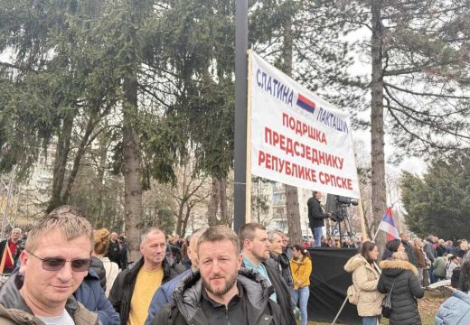 Miting u Banjaluci: Zvaničnici pozvali građane na smirenost i mir (Video)