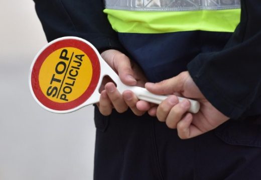 Blicao policiji da ubrza: Vozač iz BiH jurio auto-putem 181 km/h