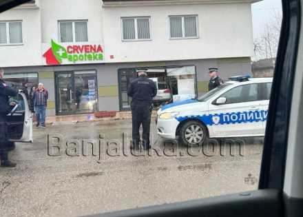 Banjaluka: Automobilom uletio u apoteku (Foto)